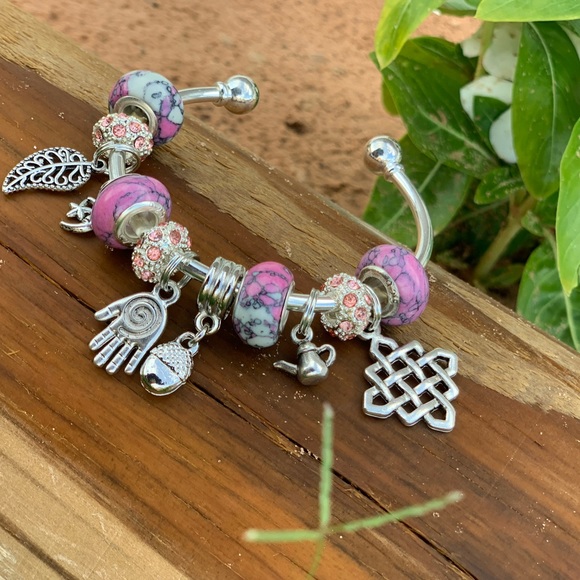 BUTTERFLY BABY BRACELET is stunning 😍💓 - Picture 5 of 7
